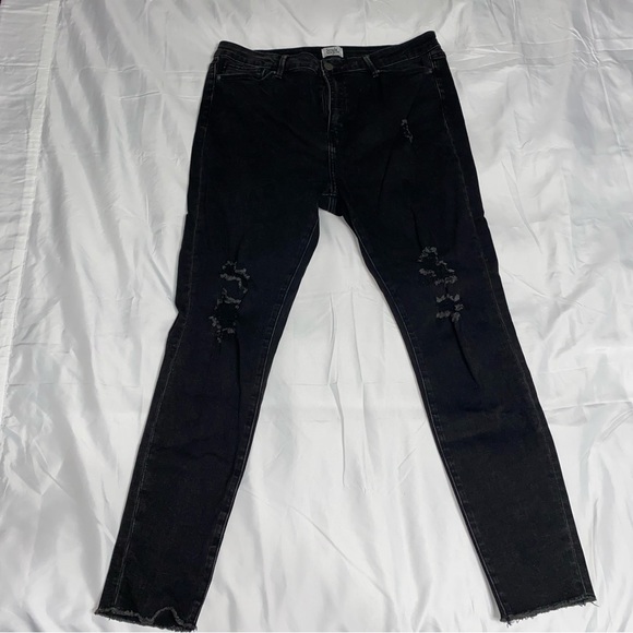 Women’s Jeans - Picture 1 of 6